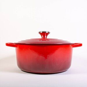 Giveaway Winner: @craftykelly17 – Le Creuset Dutch Oven